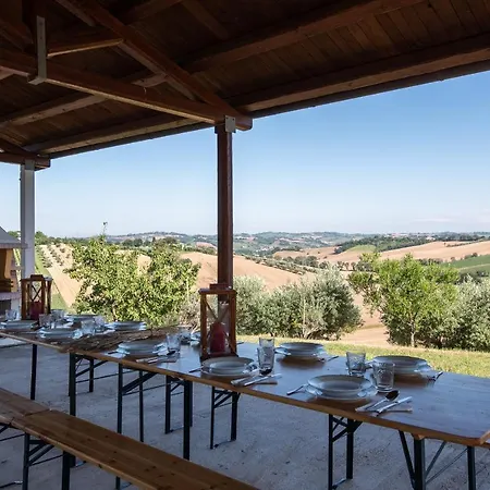 Hébergement de vacances Historic Farmhouse On The Hills A Step Away From The Seaside Of Senigallia *